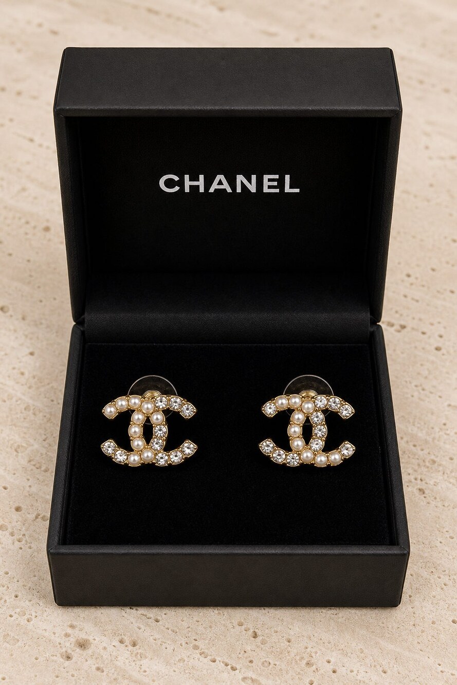 CHANEL Classic Parisian Earrings Style 21 | New with Box